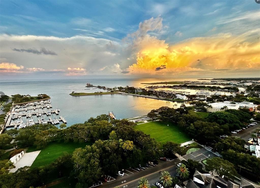 400 BEACH DRIVE NE UNIT 2203 ST PETERSBURG, FL 33701