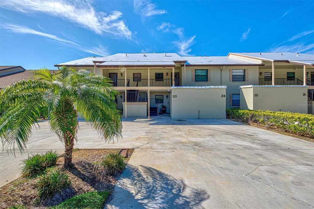 1211 CAPRI ISLES BOULEVARD UNIT 20 VENICE, FL 34292