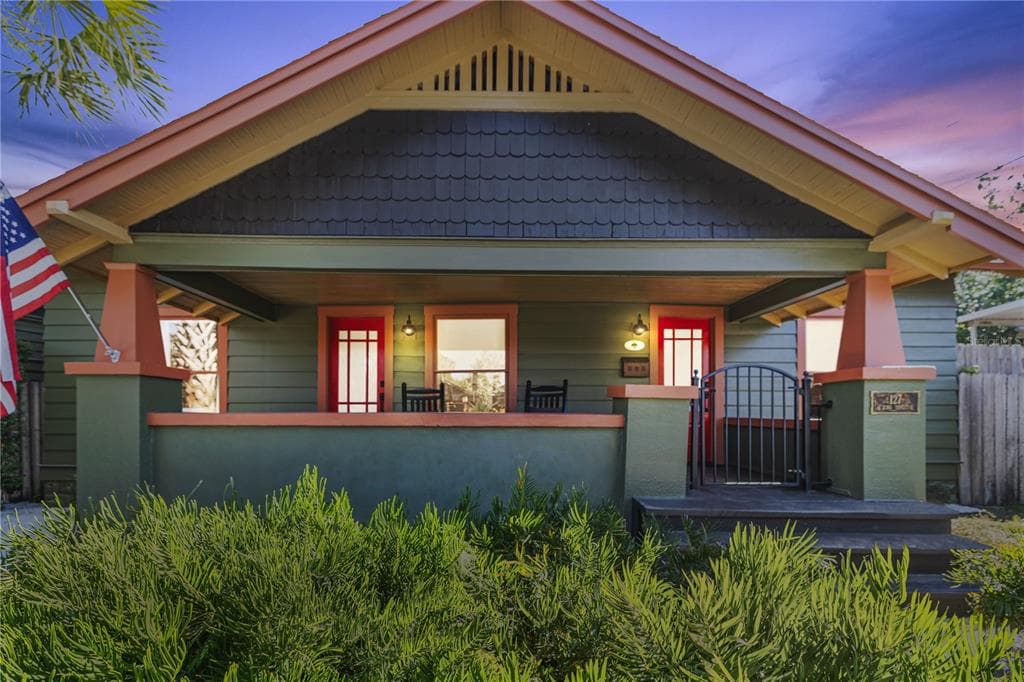 127 23RD STREET N ST PETERSBURG, FL 33713