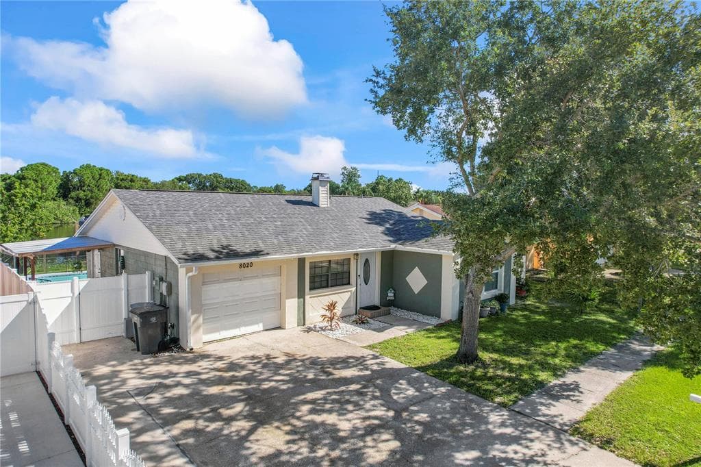 8020 TIMBERLANE DRIVE TAMPA, FL 33615