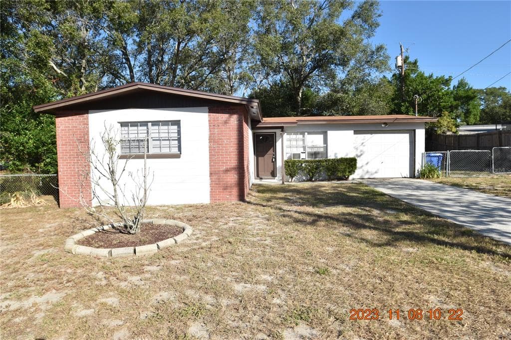 8320 OLEANDER LANE TAMPA, FL 33637