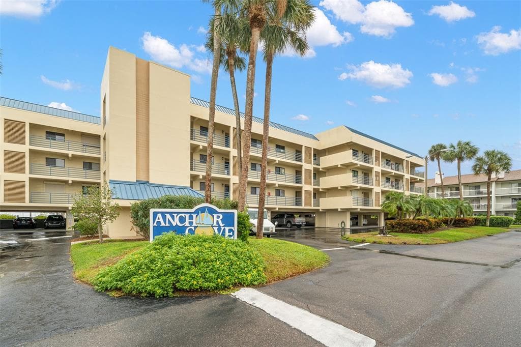 363 PINELLAS BAYWAY S UNIT 49 TIERRA VERDE, FL 33715