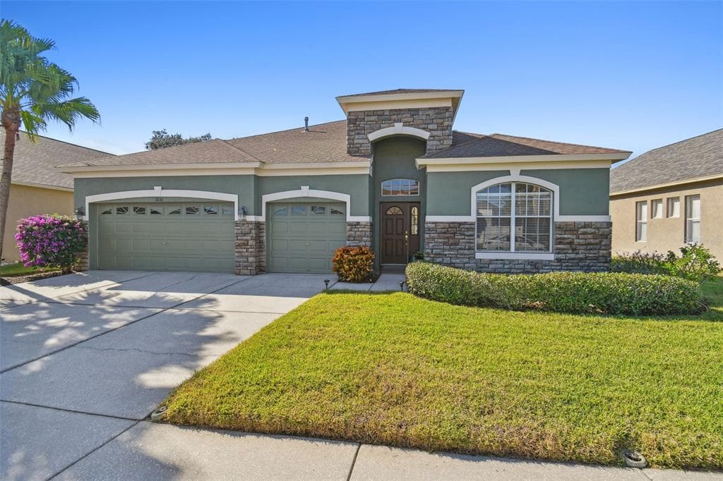 1041 HELMSDALE DRIVE WESLEY CHAPEL, FL 33543