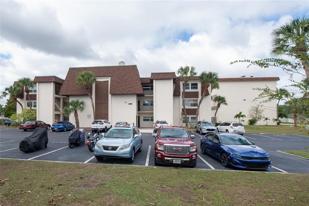 6370 1ST STREET N UNIT 202 ST PETERSBURG, FL 33702