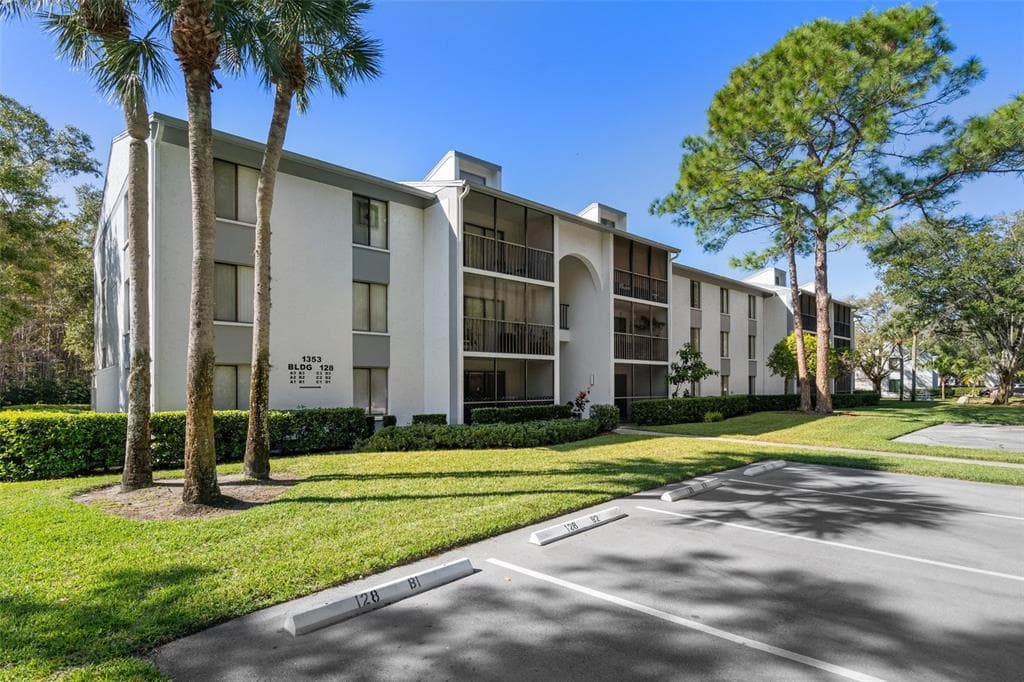 1353 PINE RIDGE CIRCLE E UNIT H3 TARPON SPRINGS, FL 34688