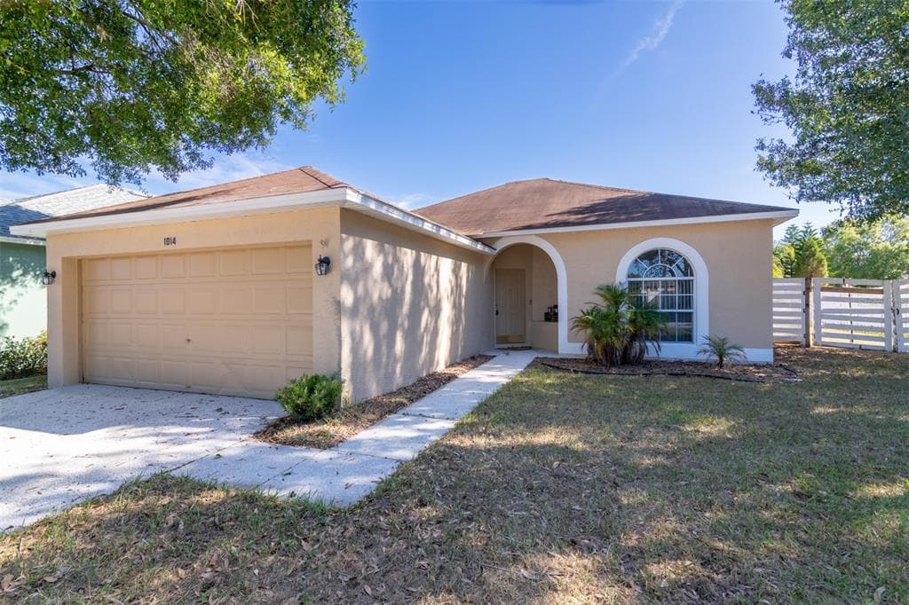 1014 GRAND CANYON DRIVE VALRICO, FL 33594