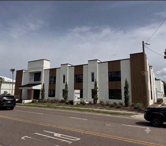 2111 W SWANN AVENUE TAMPA, FL 33606