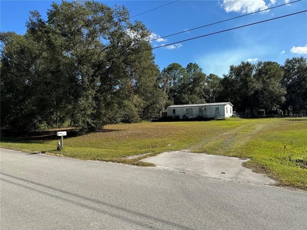 2310 WOODS TRAIL LAKELAND, FL 33809