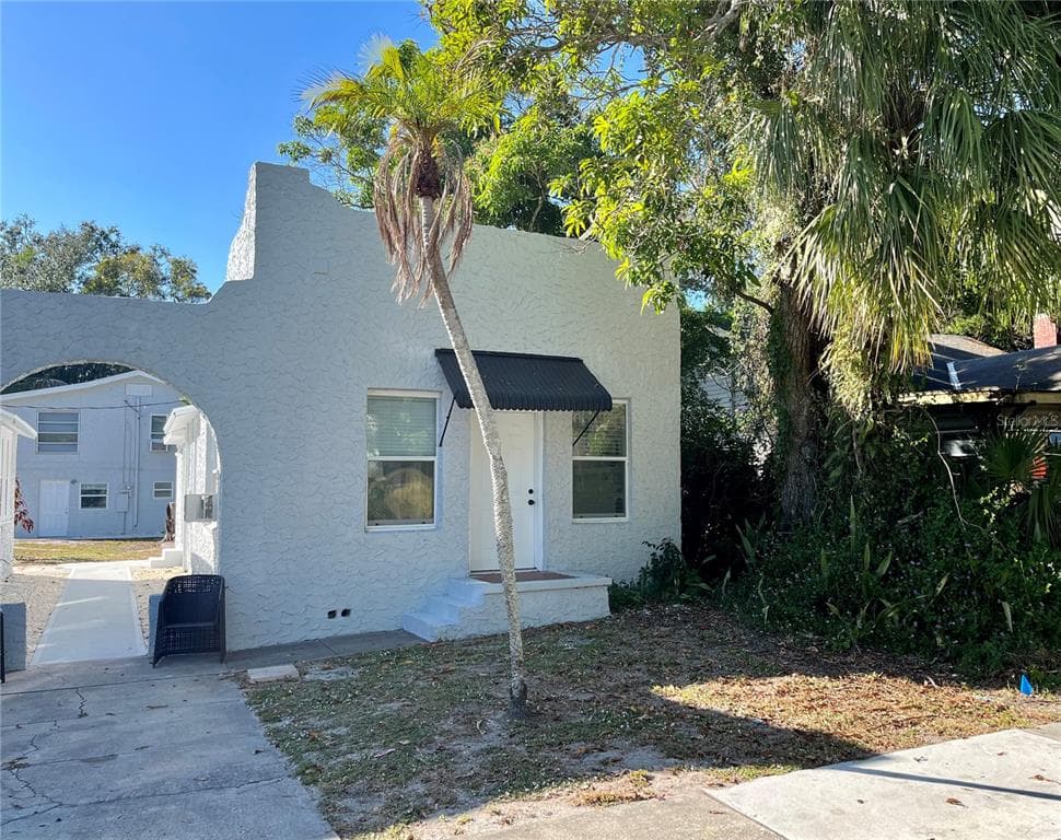 618 25TH STREET W BRADENTON, FL 34205