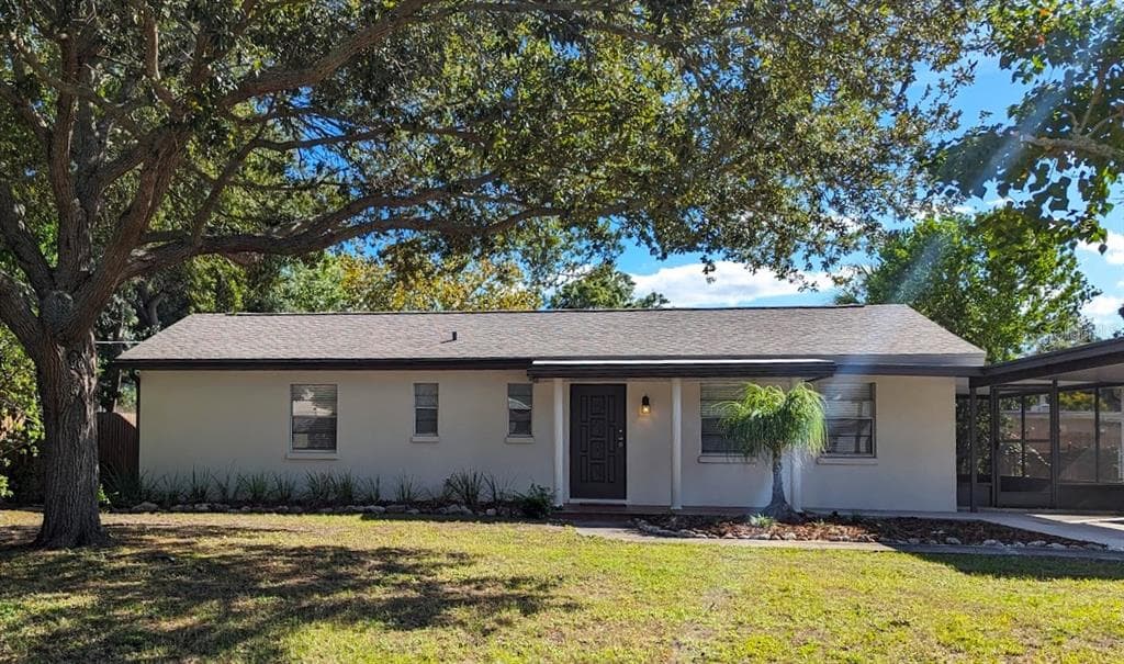 3902 W PAXTON AVENUE TAMPA, FL 33611