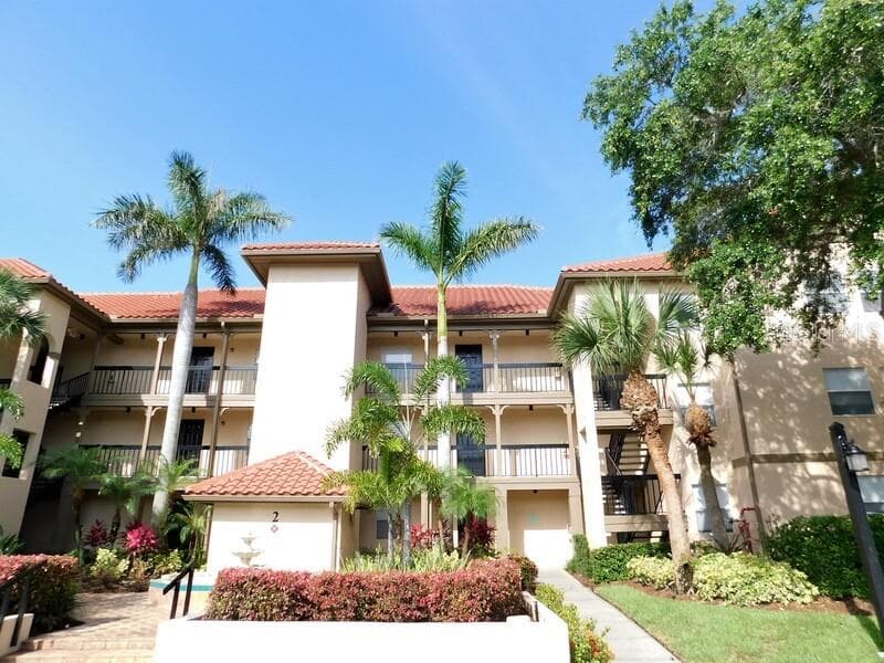 2400 FEATHER SOUND DRIVE UNIT 225 CLEARWATER, FL 33762