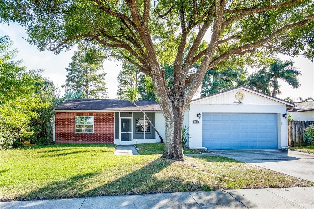 7814 SHADOW RUN DRIVE LARGO, FL 33773