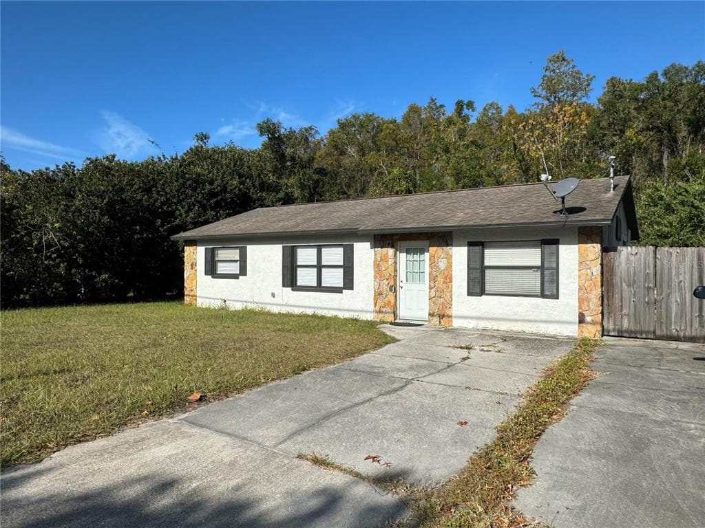 9933 LAKE DRIVE NEW PORT RICHEY, FL 34654
