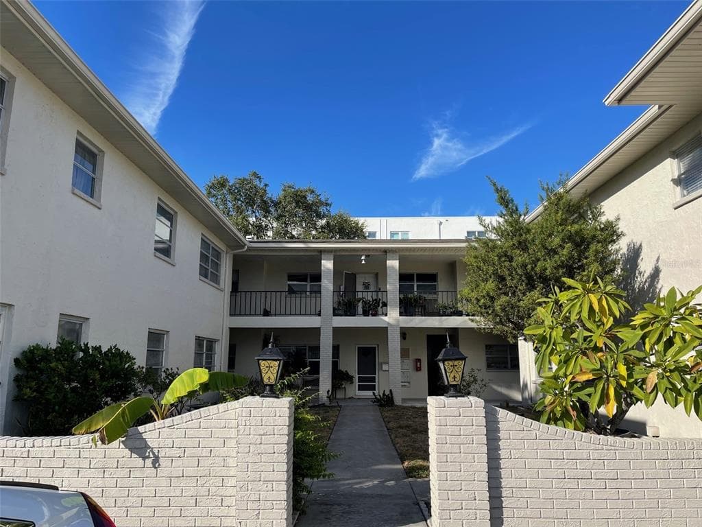 5051 75TH AVENUE N UNIT 1 PINELLAS PARK, FL 33781
