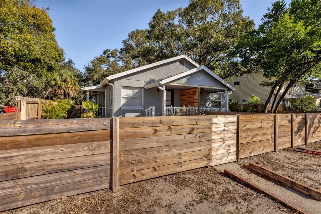 857 22ND AVENUE N ST PETERSBURG, FL 33704
