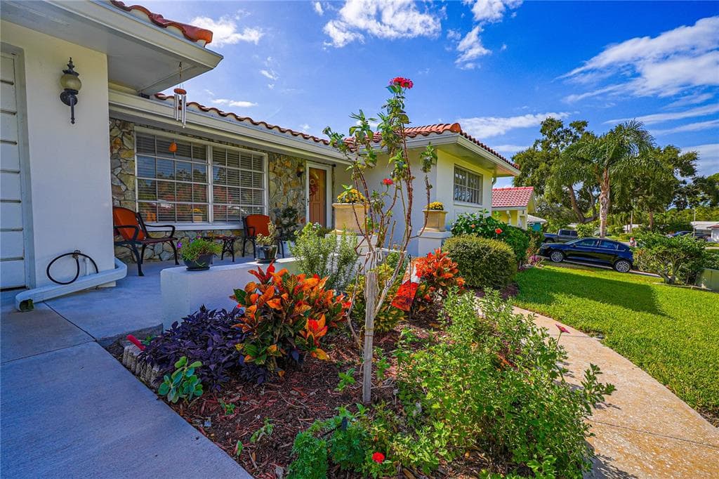 12248 69TH TERRACE SEMINOLE, FL 33772