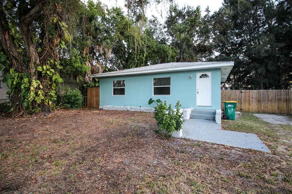 1135 AUBURN STREET CLEARWATER, FL 33756