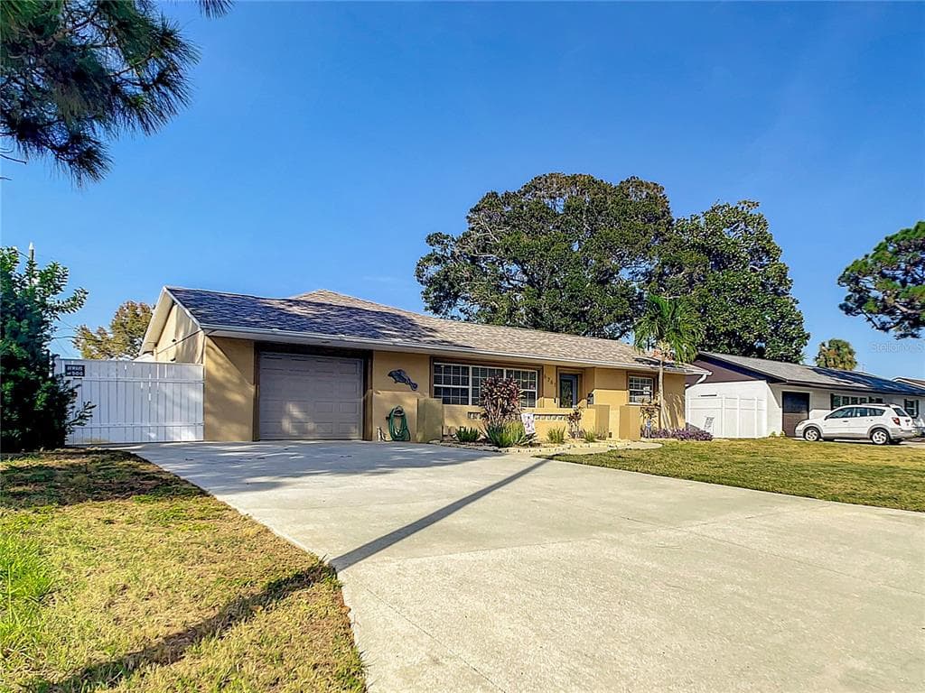6761 34TH AVENUE N ST PETERSBURG, FL 33710