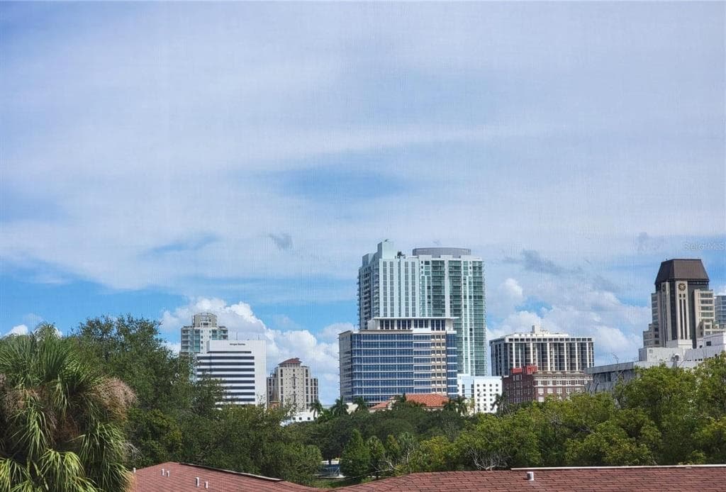 750 BURLINGTON AVENUE N UNIT 2G ST PETERSBURG, FL 33701
