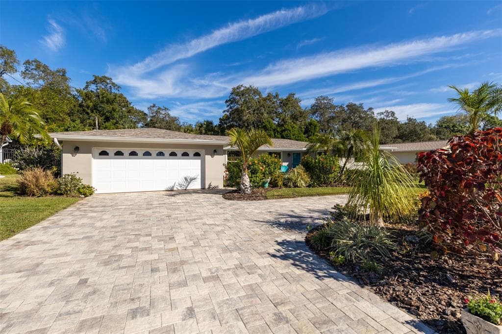 1474 FAIRWAY DR DUNEDIN, FL 34698