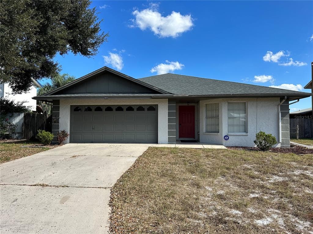 902 SPICEWOOD DRIVE LAKELAND, FL 33801