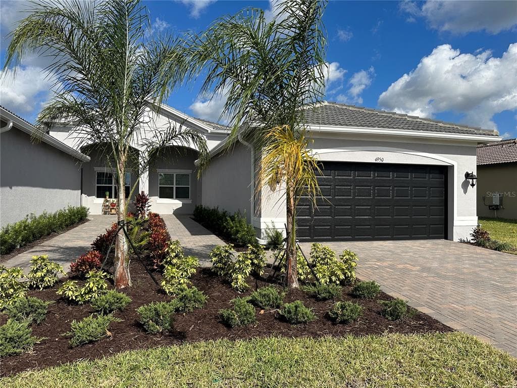 4950 SIENNA ISLES AVENUE WIMAUMA, FL 33598