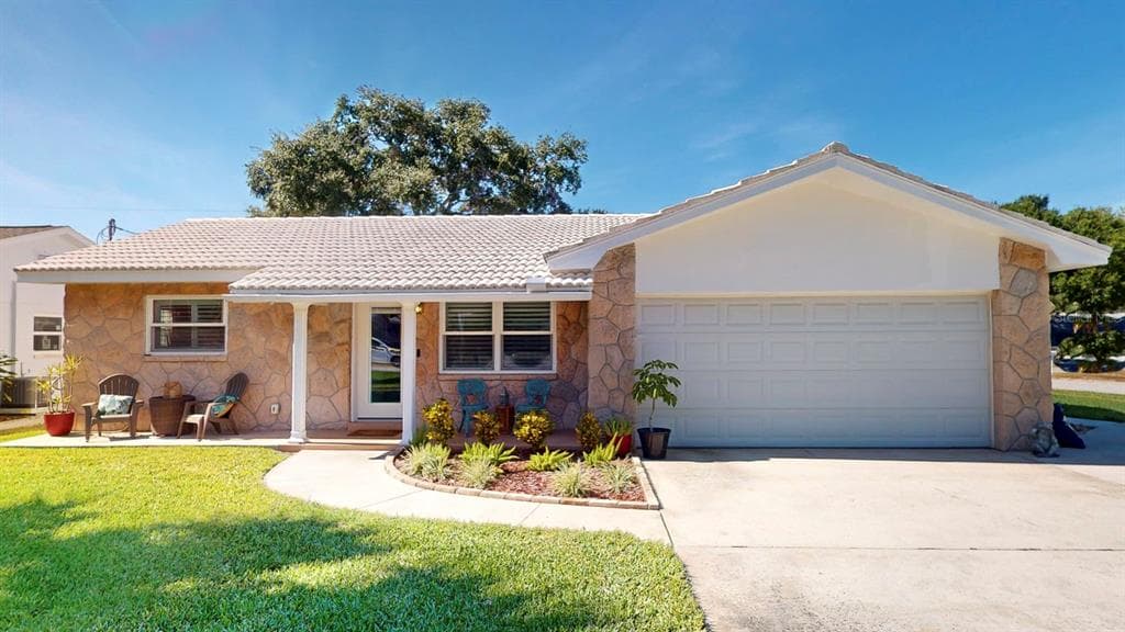 8504 OAKHURST ROAD SEMINOLE, FL 33776