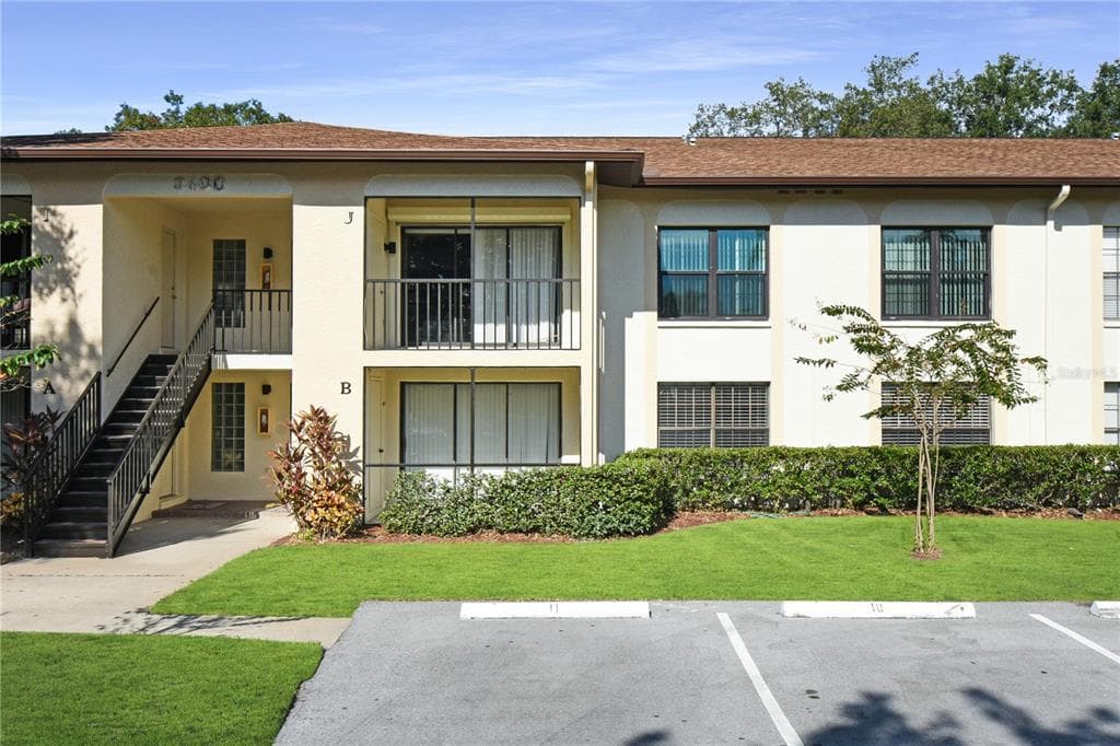3400 CRYSTAL COURT W UNIT B PALM HARBOR, FL 34685