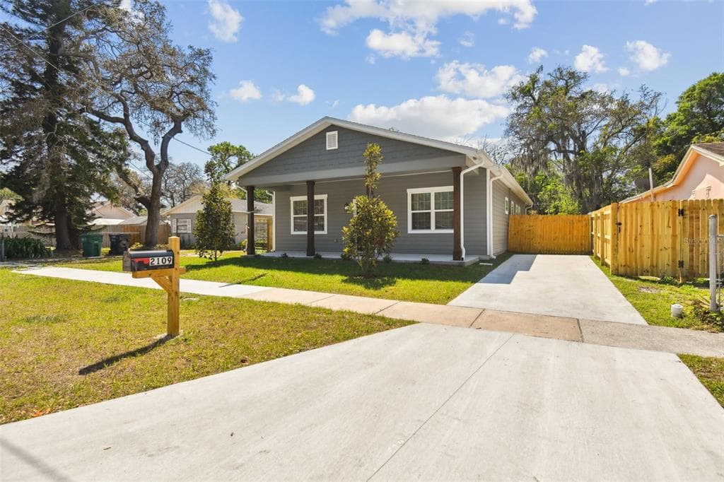 2109 E CARACAS STREET TAMPA, FL 33610