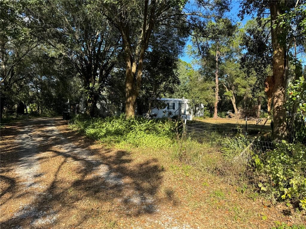 2235 WOODS TRAIL LAKELAND, FL 33809