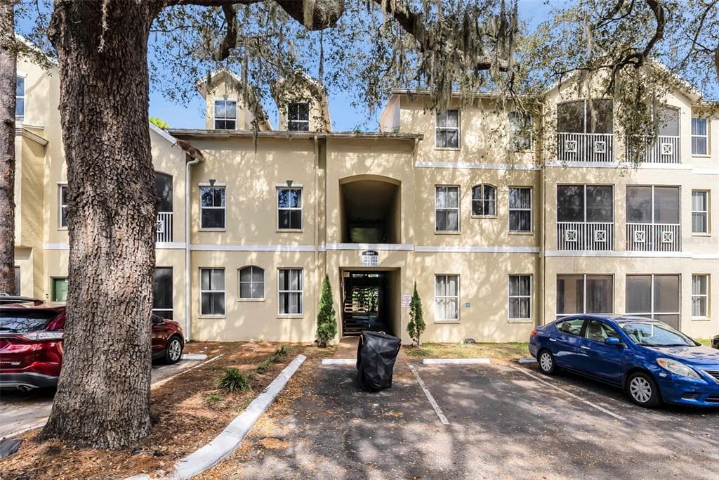 5041 SUNRIDGE PALMS DRIVE UNIT 102 TAMPA, FL 33617