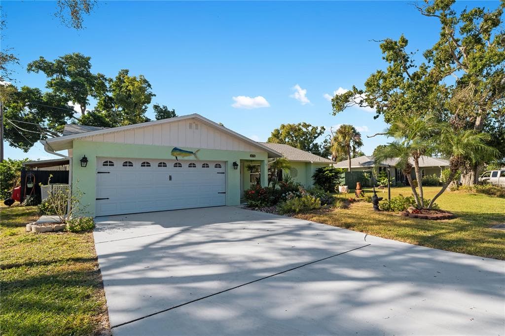 672 TANAGER ROAD VENICE, FL 34293