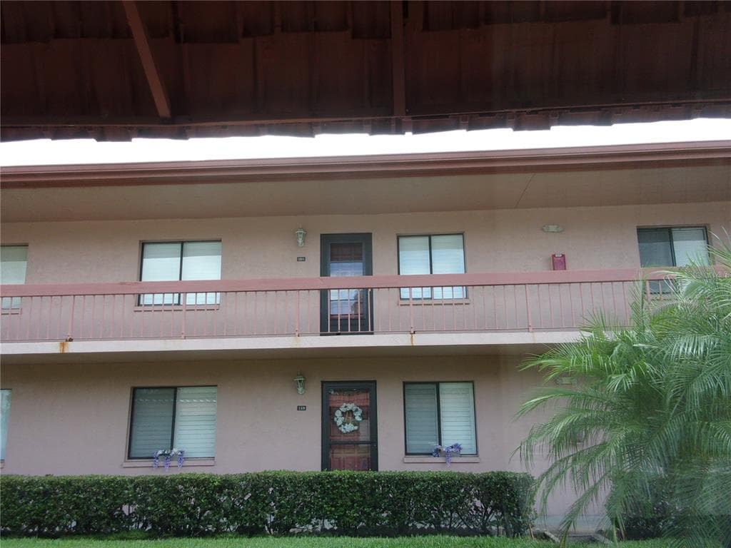 160 LAKESIDE DRIVE OLDSMAR, FL 34677