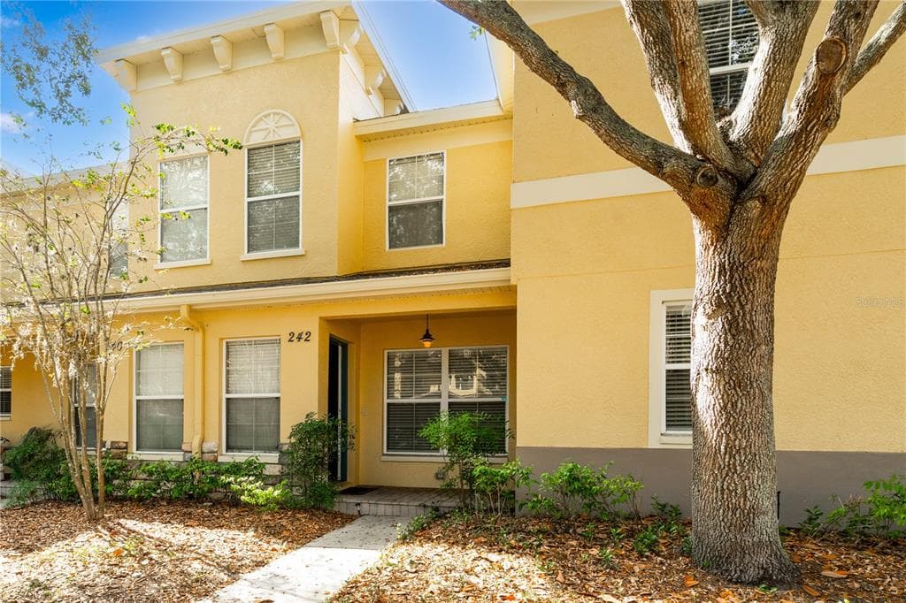 242 CASTLEKEEPER PLACE VALRICO, FL 33594