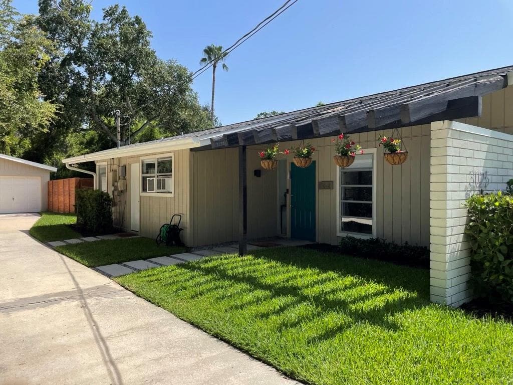 3025 W ASBURY PLACE TAMPA, FL 33611