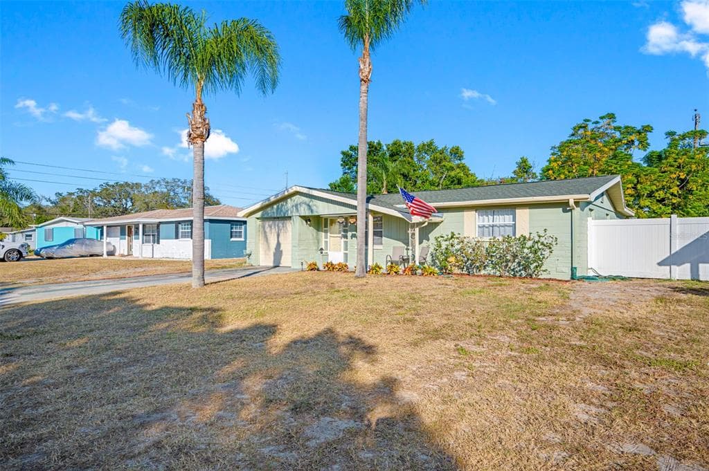 2438 CHANCERY DRIVE HOLIDAY, FL 34690