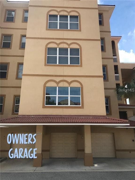 612 WELLS COURT UNIT 202 CLEARWATER, FL 33756