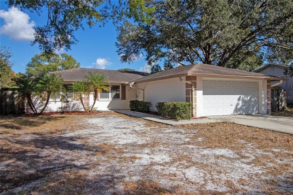 741 CALIENTE DRIVE BRANDON, FL 33511