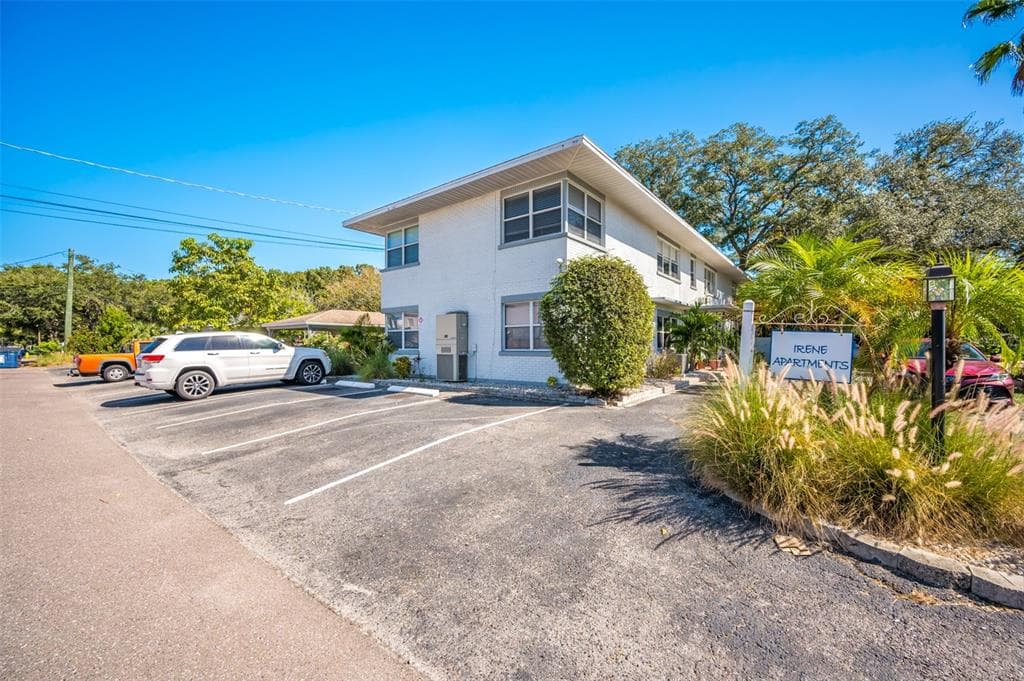 1070 S CLEARVIEW AVENUE TAMPA, FL 33629