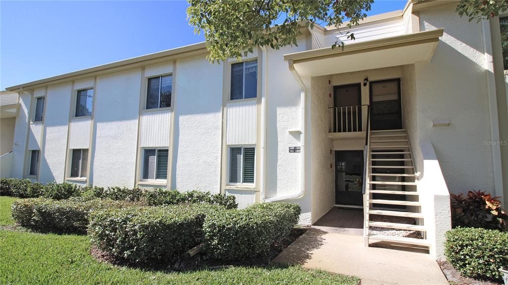 131 CYPRESS COURT UNIT 131