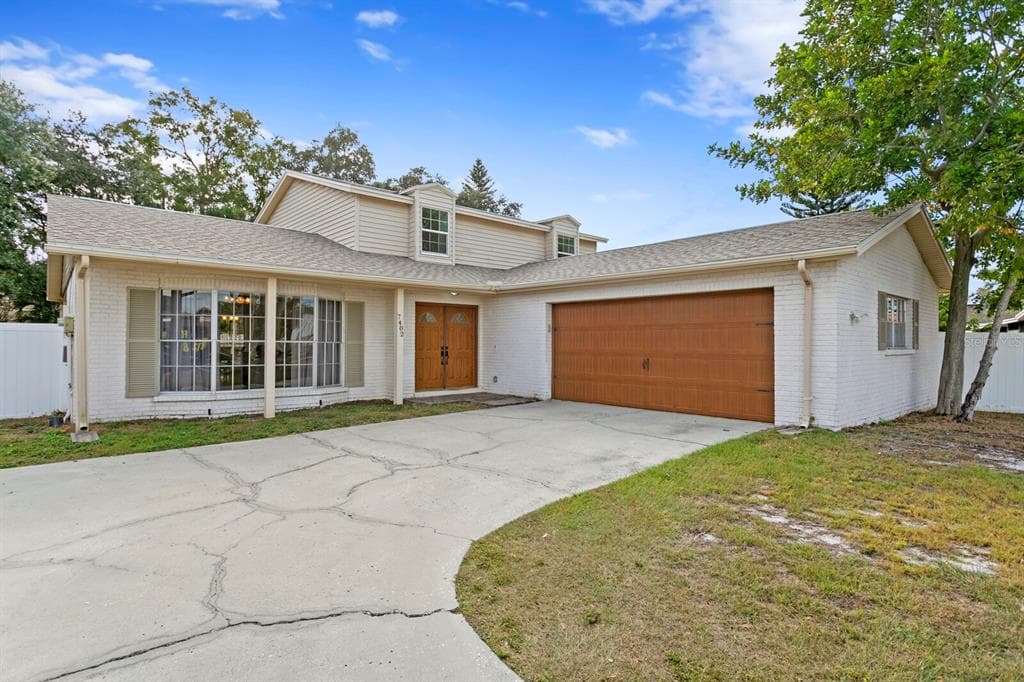 7402 OVERBROOK DRIVE TAMPA, FL 33634