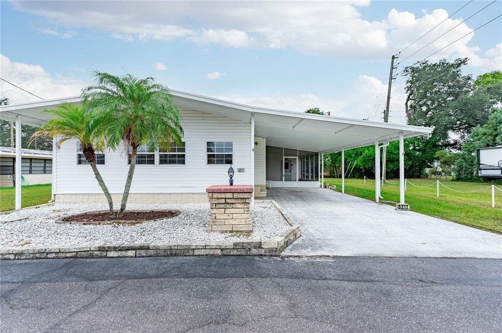 5217 JO STREET ZEPHYRHILLS, FL 33542
