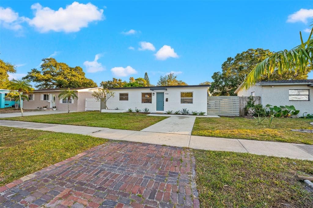 1536 55TH AVENUE N ST PETERSBURG, FL 33703