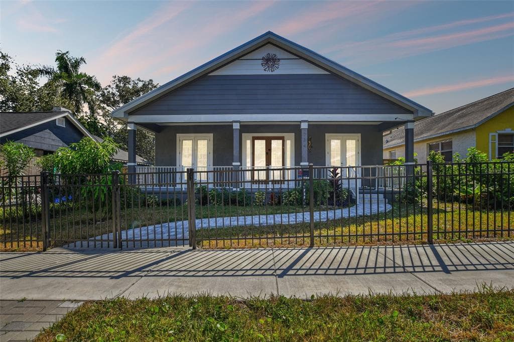 734 NEWTON AVENUE S ST PETERSBURG, FL 33701