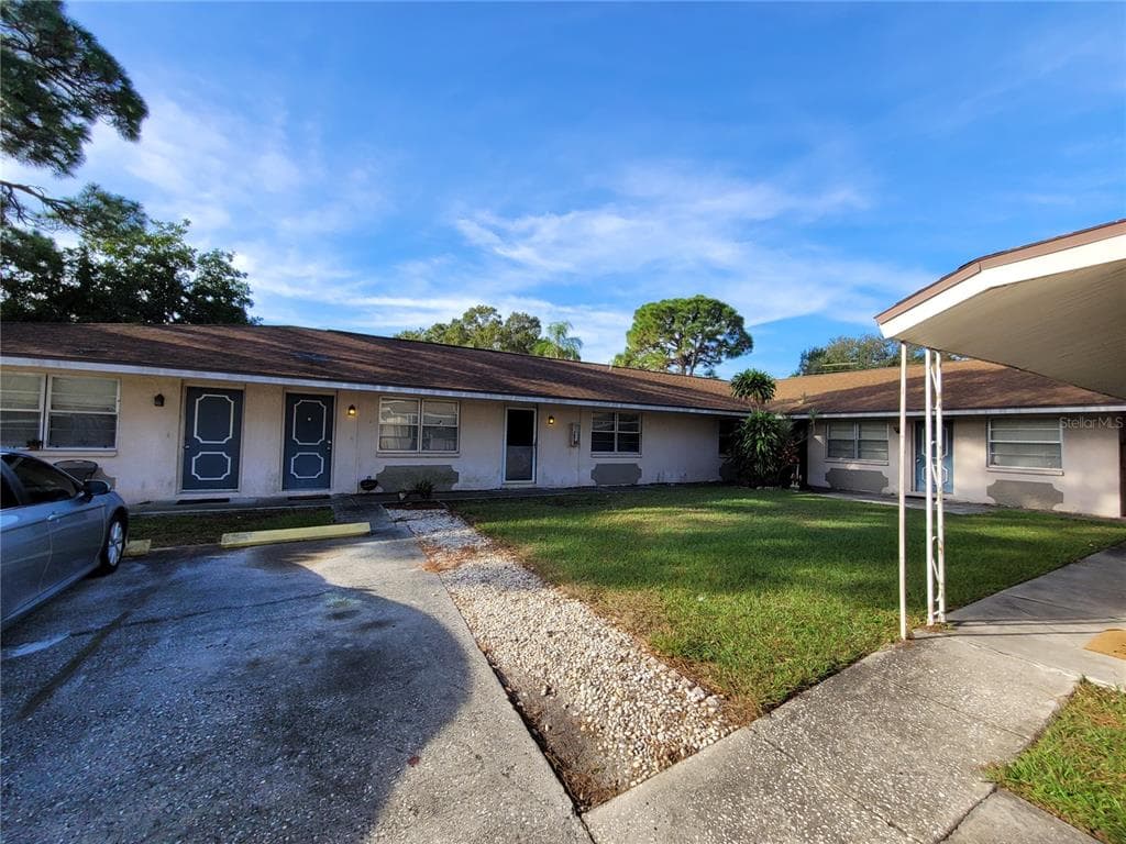 201 JEFFERSON CIRCLE N UNIT 3 ST PETERSBURG, FL 33702