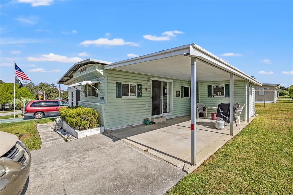 6044 RIDGEWOOD DRIVE ZEPHYRHILLS, FL 33542