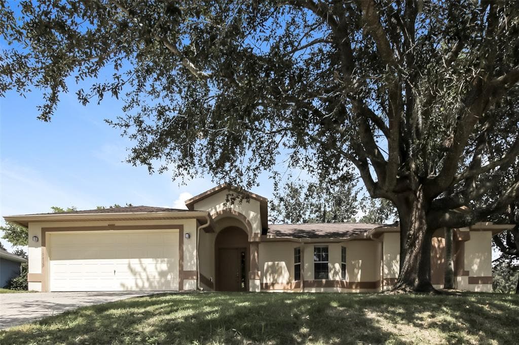 10433 CALLE DE FLORES DRIVE CLERMONT, FL 34711