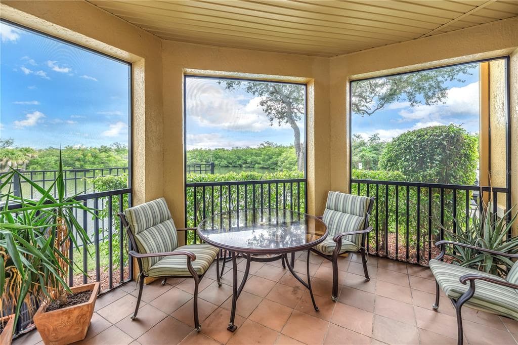 4333 BAYSIDE VILLAGE DRIVE UNIT 122 TAMPA, FL 33615