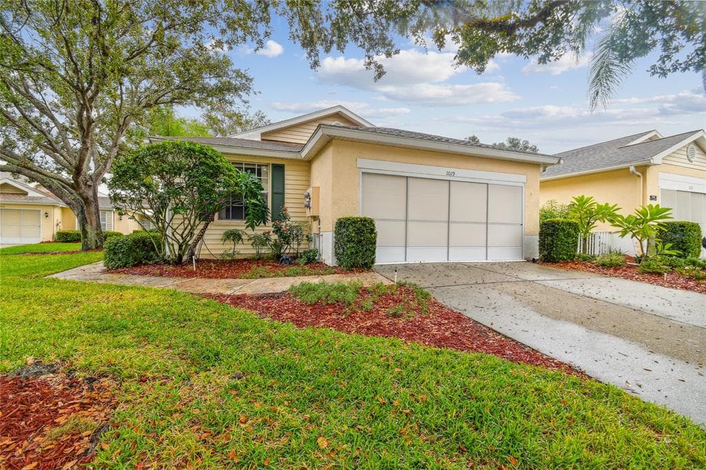 1019 NORFORK ISLAND COURT UNIT 35 SUN CITY CENTER, FL 33573
