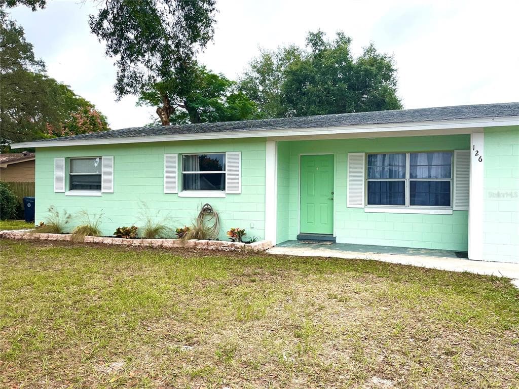 126 OWEN CIRCLE N AUBURNDALE, FL 33823